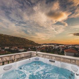 Apartments Villa Monique, hotel in Rogoznica