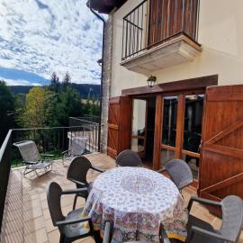 La casa del bosque, hotel in Alcalá de la Selva