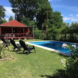 El Descanso – hotel w mieście Roldán