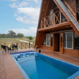 StayVista at The Goldilocks with Pvt Pool & Gym