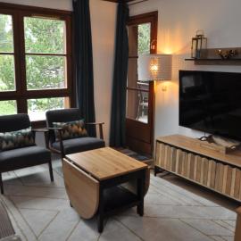 Arc 1950 2bdrm 6/8 guests Ski-in/out Pool+Jacuzzi, hotel a Arc 1950