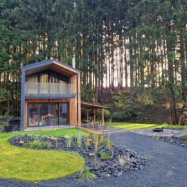 Chalet Luxe Timber Lodge & Pet Retreat by Interhome, khách sạn ở Mladé Buky