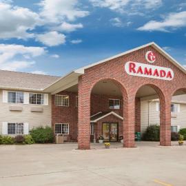 Ramada by Wyndham Spirit Lake/Okoboji, hotel di Spirit Lake