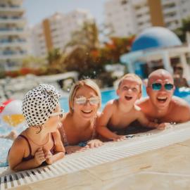 Ground Garden & Pool View Spacious Apartment at Caesar Resort & SPA, hotel v destinaci Famagusta