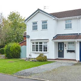 Huntsfield House- Stunning Modern 4 Bedroom House Suitable for Work and Leisure Stays, Hotel in Bamber Bridge