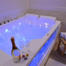 Suite Laurel SPA con idromassaggio, hotel em Fasano