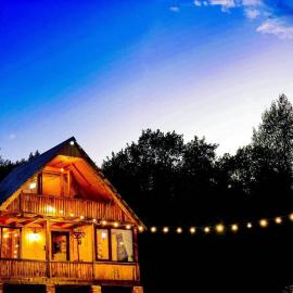 Cottage Racha Rhymes, khách sạn ở Ambrolauri