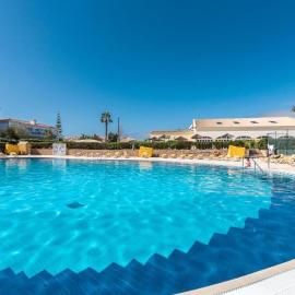 2 Bedroom Top Floor Apartment, Oasis Parque, near Alvor AT01