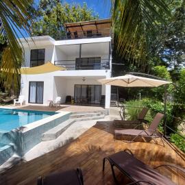 Sunset Villa - Upper Poolside