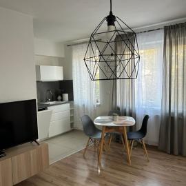 Apartmán "DUNAJ" private parking - klimatizácia, hotelli kohteessa Šamorín