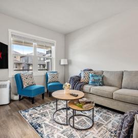 Dog-friendly 4BR, sleeps 12, 3 floors of space