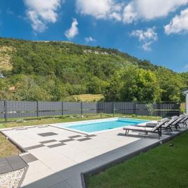 Apartman Cottage house Brest(Buzet) i ugodan odmor, hotel in Buzet