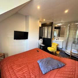 Chambre chez Alain et Armelle, hotel in Avoine