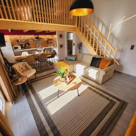 Luxury Loft Apartment Yiota, hotel a Patra