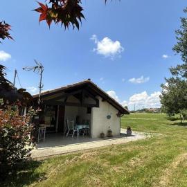 Le tastet, hotel in Saint-Lon-les-Mines