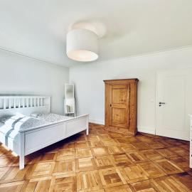 Business Apartment ZIMMERzuVERMIETEN in Solothurn，索洛圖恩的飯店