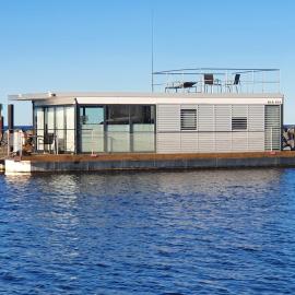 Hausboot Floating 44 in Laboe - Boot 2、ラーボエのホテル