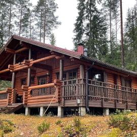 Fishing Cottage Villa Saimaa on the lake Saimaa، فندق في Vuoriniemi