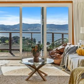Panorama Magic - A Sandy Bay Family Escape