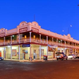 Hotel Corones, hotel sa Charleville
