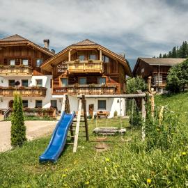 Ciasa Raut, hotel sa La Val