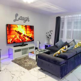 2 Bedroom Apartment Home Away From Home - Edgware, London