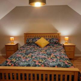 Radharc an Chuain 2 Bedroom Holiday Home, Hotel in Galway