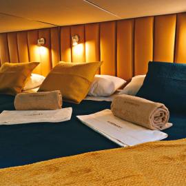 SLEEPBOAT LuxLife Yatch, hotel sa Porto