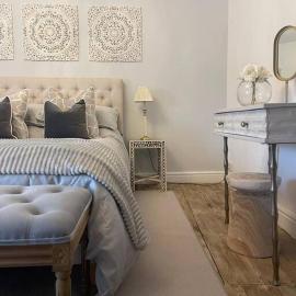 Entire Georgian luxury house - 3 Storey- High St Henley-in-Arden -Two bedrooms-Sleeps 4 people Close to Stratford upon Avon - Warwick - Solihull - NEC, hotel in Henley in Arden