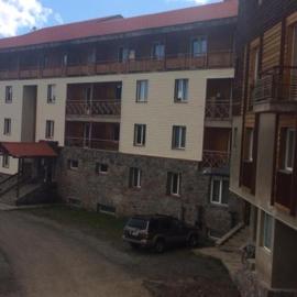 axis, Hotel in Kʼumlistsʼikhe