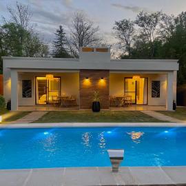 Magnolia Suites, hotel sa Nono