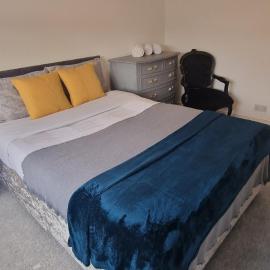 Cosy Fresh New Refurbished House
