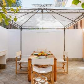 15min a piedi dal centro appartamento con Patio Privato!