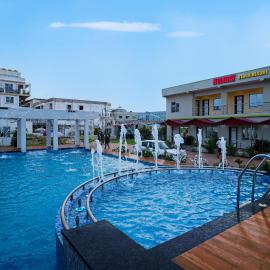 Holiday Beach Resort !! Beach Distance 50 Mts !!