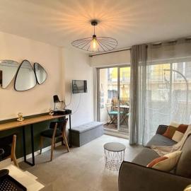 Studio de charme coeur de ville! โรงแรมในแซ็ต