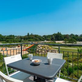 Les Thermes 511 - Appt proche plage avec piscine partagée, hotel v destinácii Concarneau