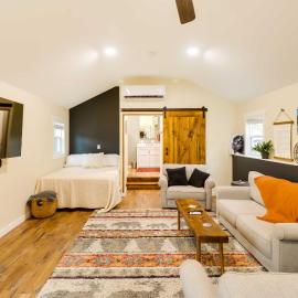 20 Mi to Glacier Nat’l Park: Columbia Falls Studio, hotell i Columbia Falls