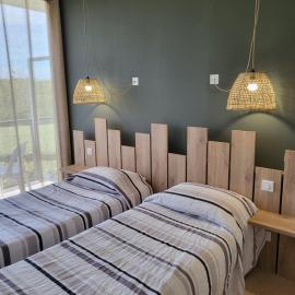 Logis Le Cadusia – hotel w mieście Chaource