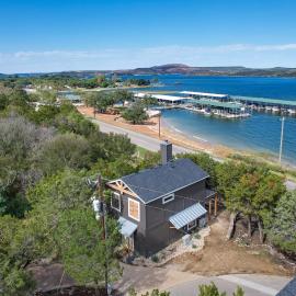 Modern Graford Cabin: Walk to Possum Kingdom Lake!、Grafordのホテル
