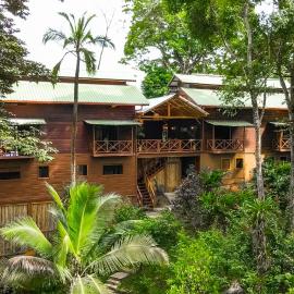 The Lodge at Punta Rica- Hilltop Eco-Lodge with Views & Pool, viešbutis mieste Bastimentosas