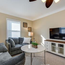 Viesnīca Quaint Cedar Rapids Home, 4 Mi to Downtown! pilsētā Sīdarrepidsa