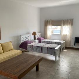 La Higuera con Parking B, hotel en Azul