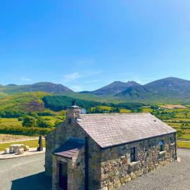 Tara’s Hill Cottage, hotel in Kilcoo
