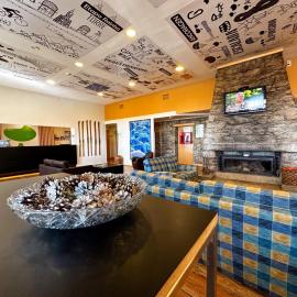 HI Serra da Estrela - Pousada de Juventude: Penhas da Saúde'de bir otel
