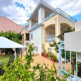 Dora's home with garden Volos
