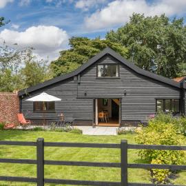 Contemporary Barn Harleston Norfolk، فندق في Harleston