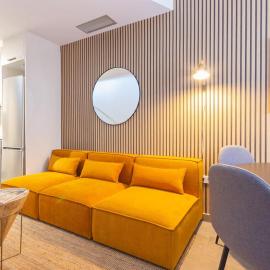 Duplex with terrace near Bcn: Terrassa'da bir otel