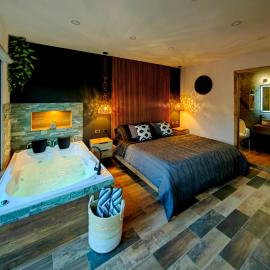 Habitación Deluxe 1 con Jacuzzi a 20mt del parque