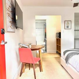 'Canyon Heights' Retreat (Grouse Mountain), Hotel in North Vancouver