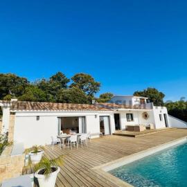 Villa vue mer, piscine chauffée à Porto Vecchio
